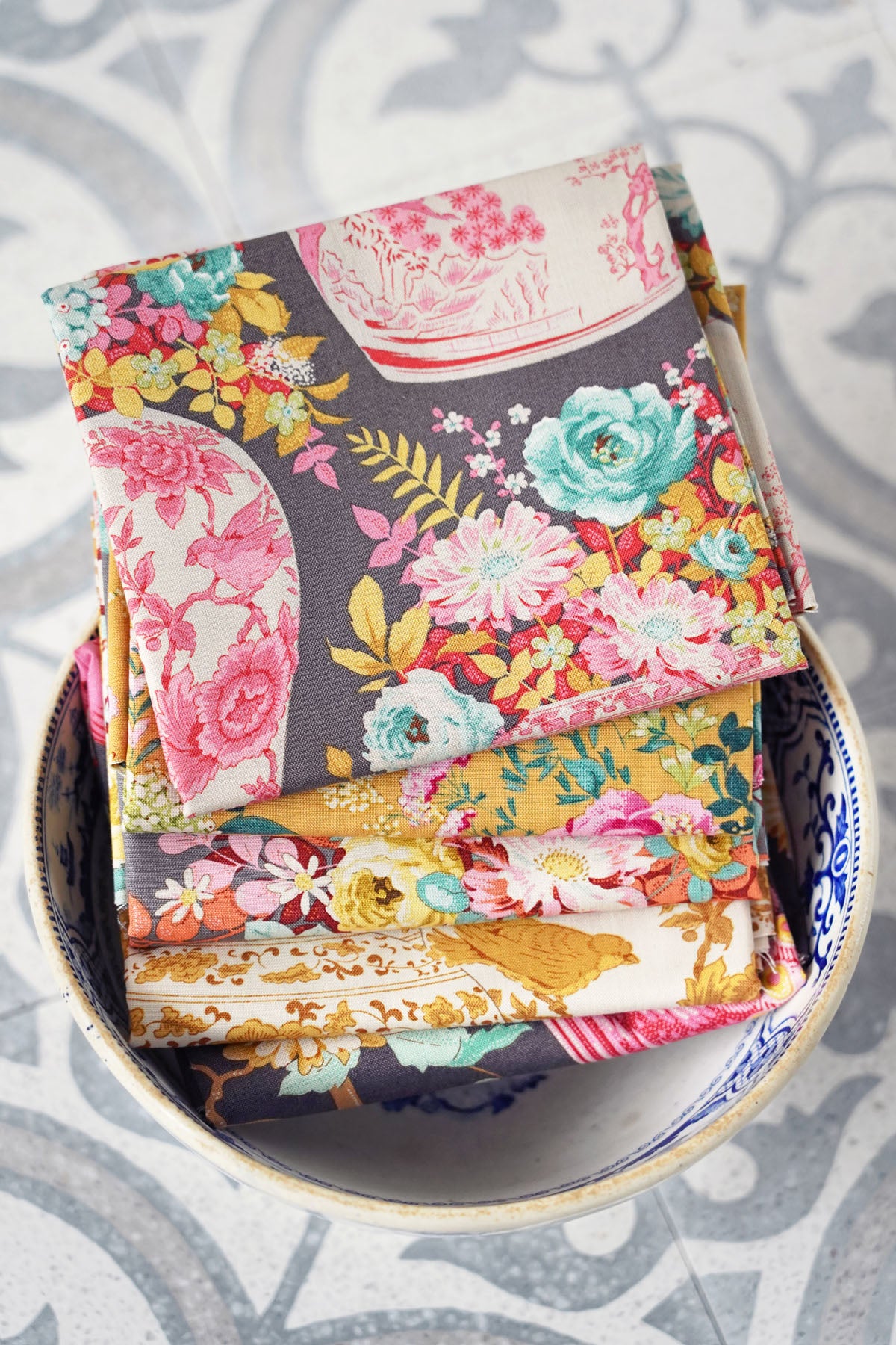 TILDA Stoffe, Stoffpaket CHIC ESCAPE, Fat Quarter Bundle Grey Mustard