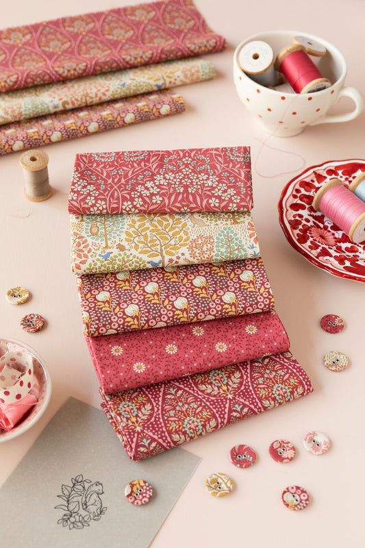 TILDA Stoffe, Stoffpaket SANCTUARY, Fat Quarter Bundle Maroon Rhubarb