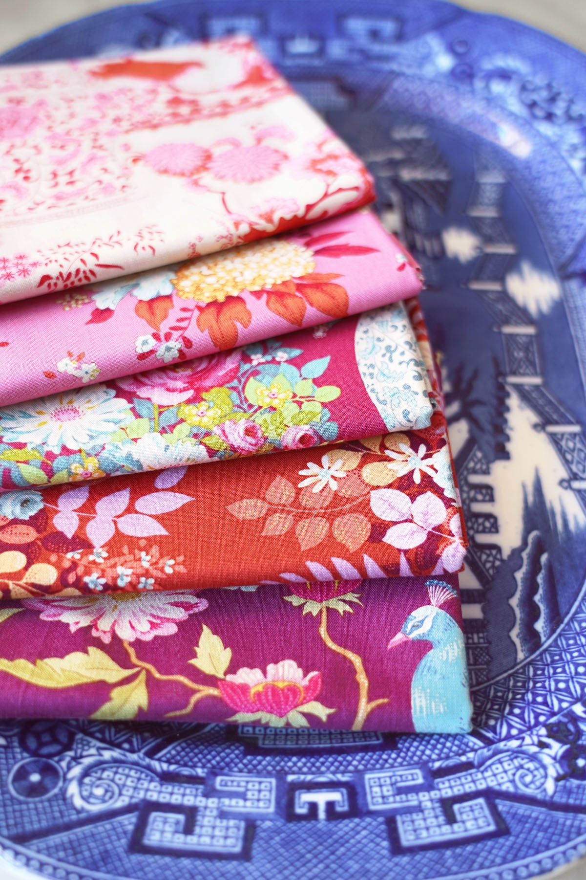 TILDA Stoffe, Stoffpaket CHIC ESCAPE, Fat Quarter Bundle Grape Pink Rust