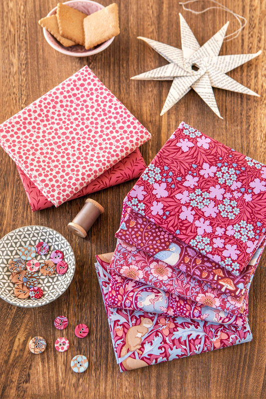 TILDA Stoffe, Stoffpaket HIBERNATION, Fat Quarter Bundle Hibiscus